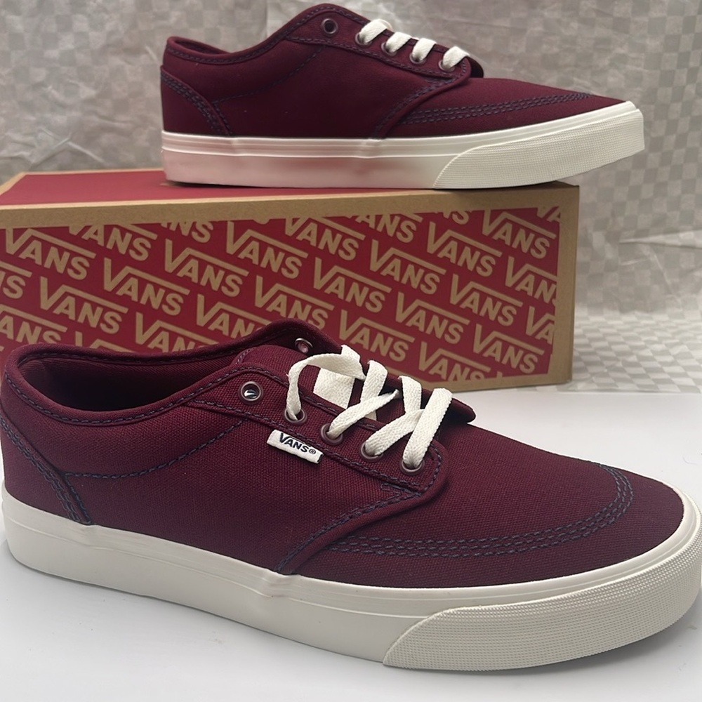 Vans Men's Burgundy Canvas Sneakers Atwood
Outdoor Port Rovale
VN000CX84QU - Picture 14 of 16